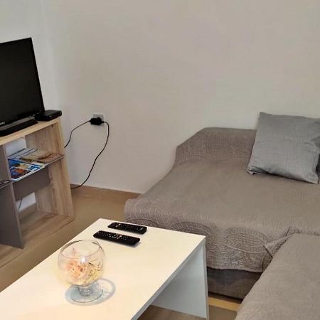 Cypress Tree Holiday Apartments Privlaka  Bagian luar foto