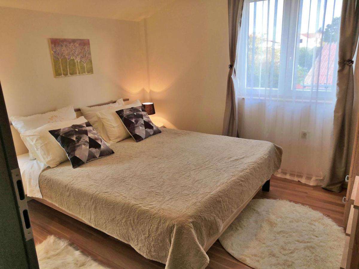 Cypress Tree Holiday Apartments Privlaka  Bagian luar foto