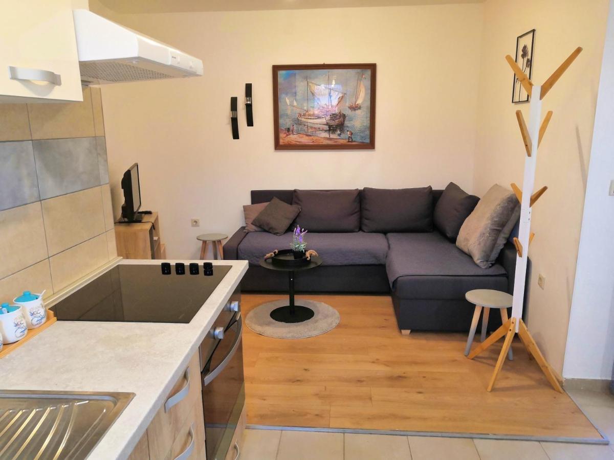 Cypress Tree Holiday Apartments Privlaka  Bagian luar foto