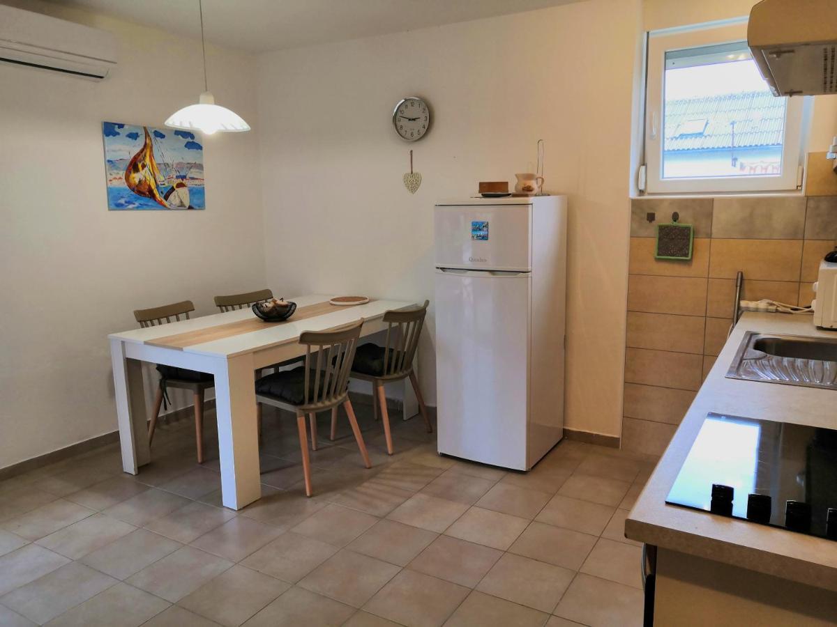 Cypress Tree Holiday Apartments Privlaka  Bagian luar foto