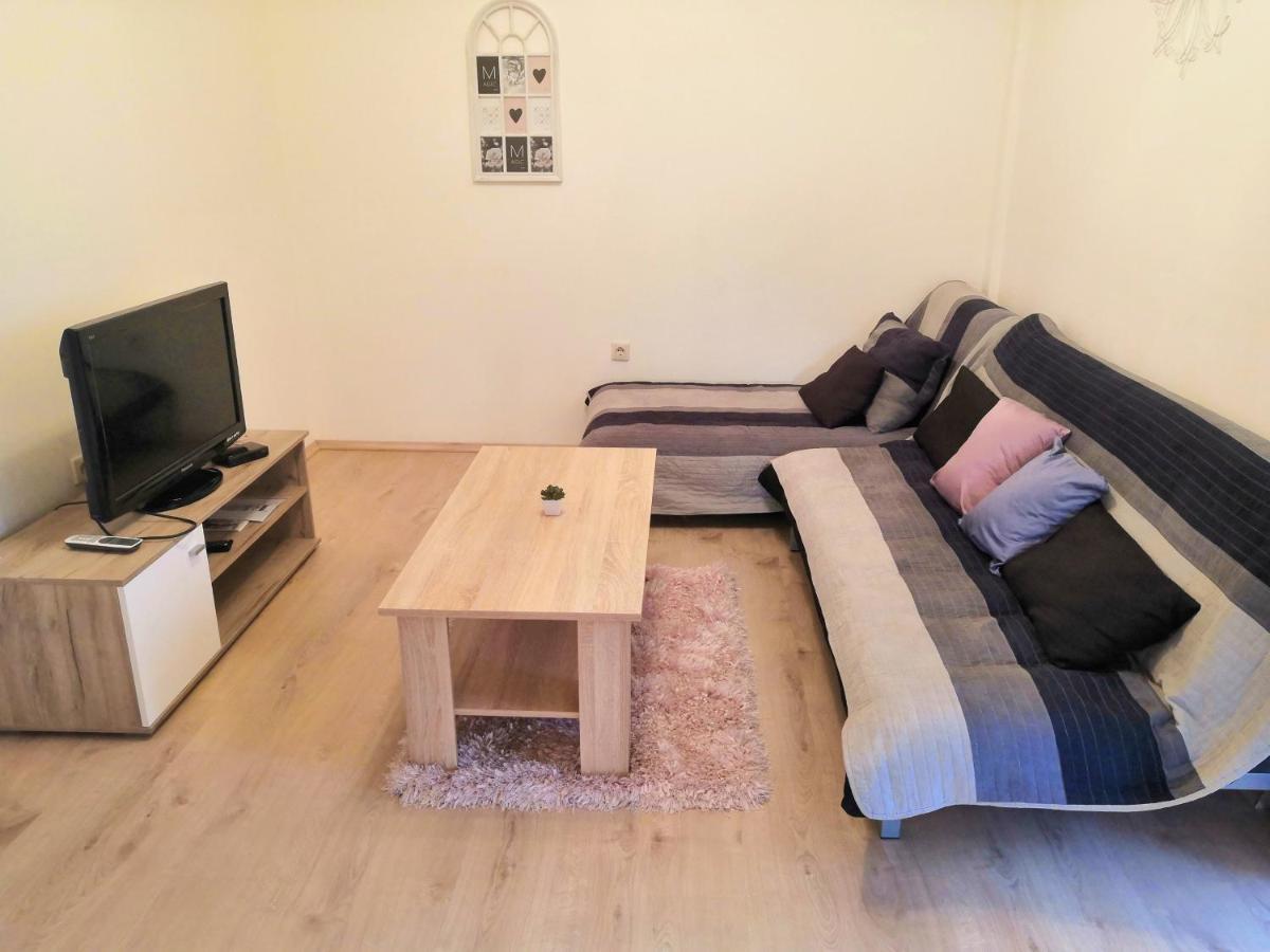 Cypress Tree Holiday Apartments Privlaka  Bagian luar foto