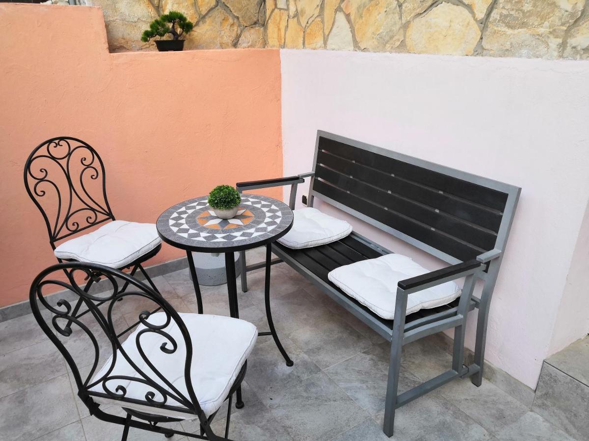 Cypress Tree Holiday Apartments Privlaka  Bagian luar foto