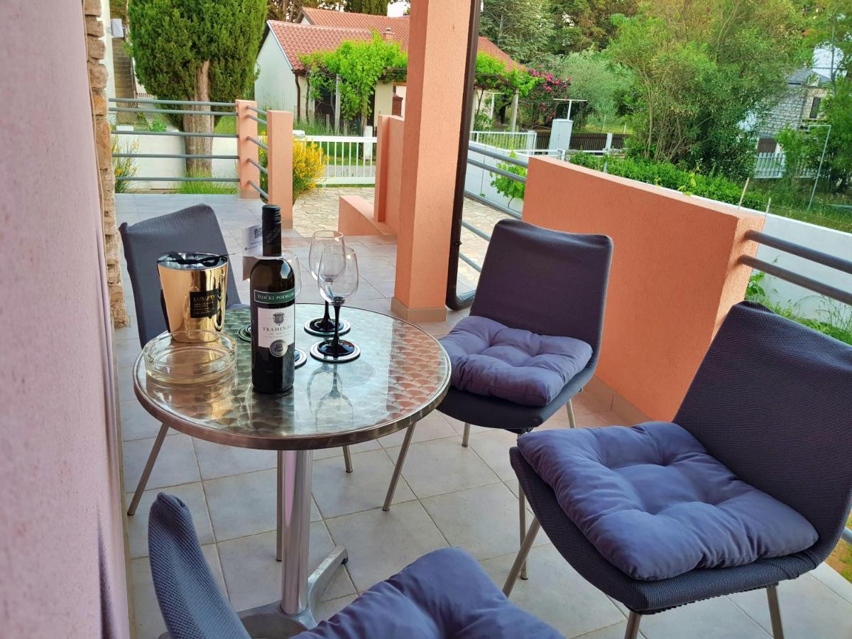 Cypress Tree Holiday Apartments Privlaka  Bagian luar foto