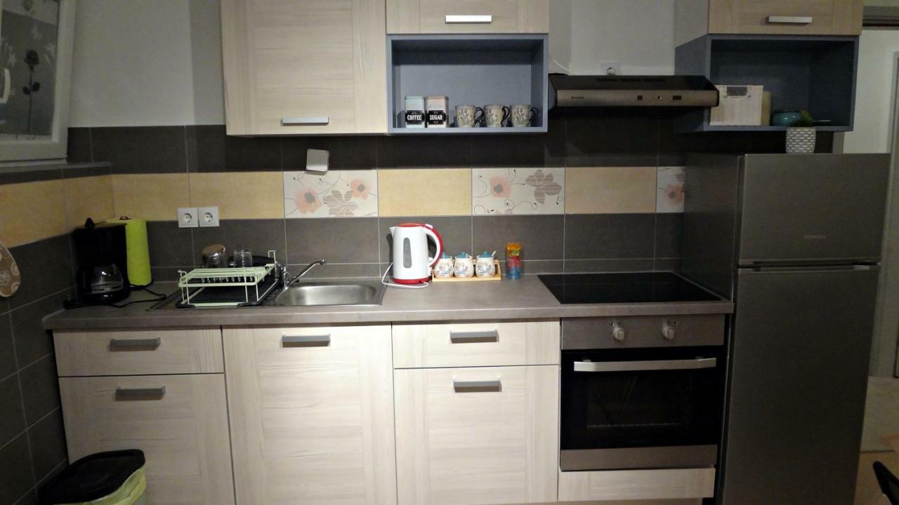 Cypress Tree Holiday Apartments Privlaka  Bagian luar foto